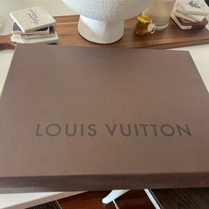 Loui Vuitton box with dust bag